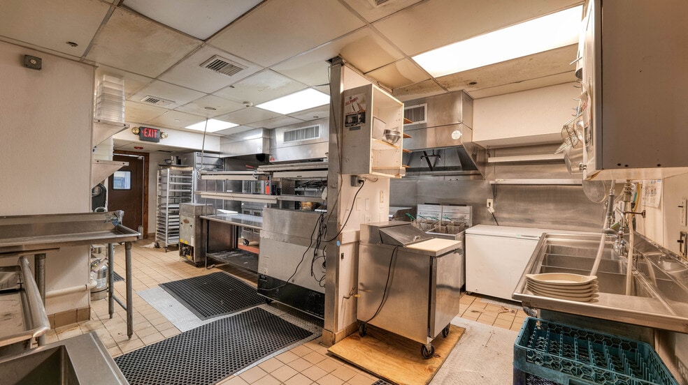 More Photos Of 3119 Revere Blvd, Brigantine Restaurant For Sale