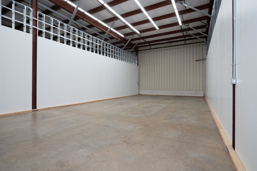 More Photos Of 299 Industrial Ln, Torrington Distribution For Lease