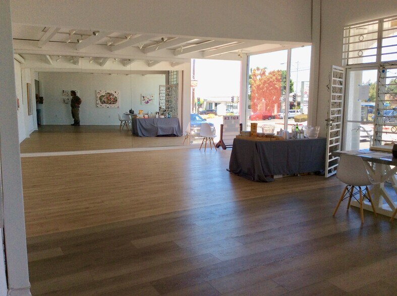 More Photos Of 24411 Hawthorne Blvd, Torrance Storefront For Sale