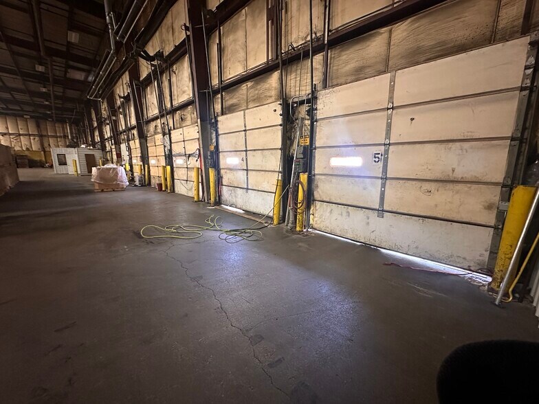 More Photos Of 429 E Grove St, Greenville Industrial For Sale
