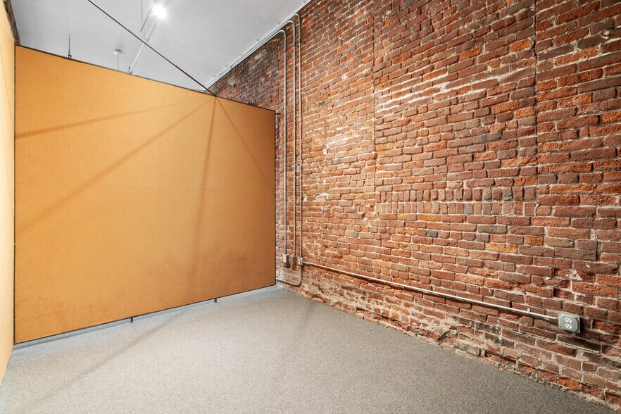 More Photos Of 720 York St, San Francisco Office For Sale