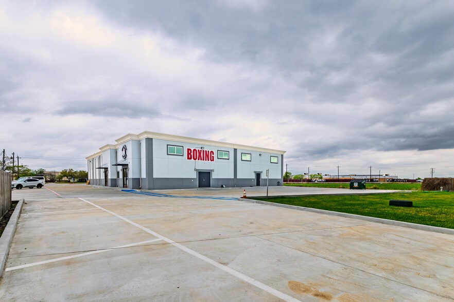 More Photos Of 2510 London Pirate rd, Corpus Christi General Retail For Lease