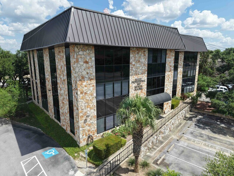 More Photos Of 311 Ranch Road 620 S, Lakeway Unknown For Lease