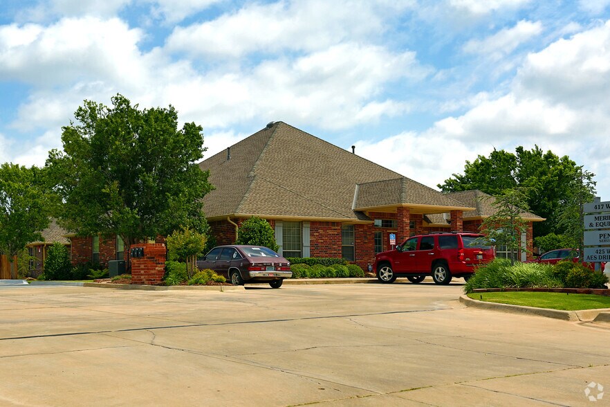 More Photos Of 417 W 18th St, Edmond Office For Lease