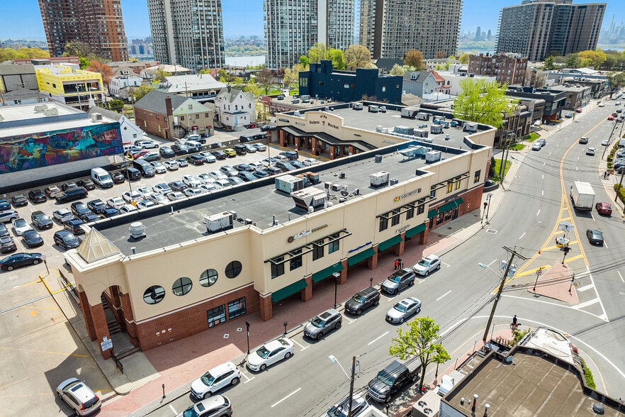 More Photos Of 1638-1642 Schlosser St, Fort Lee Unknown For Lease