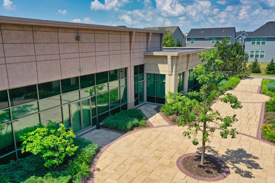 More Photos Of 320 Cardinal Dr, St Charles Medical For Lease
