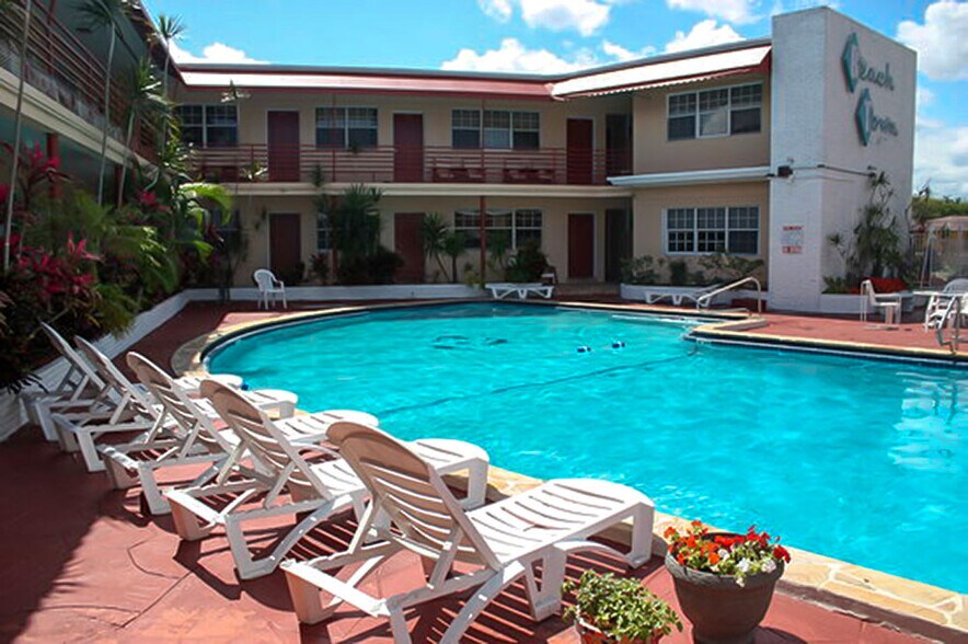More Photos Of 1010 S Federal Hwy, Hollywood Hotel For Sale
