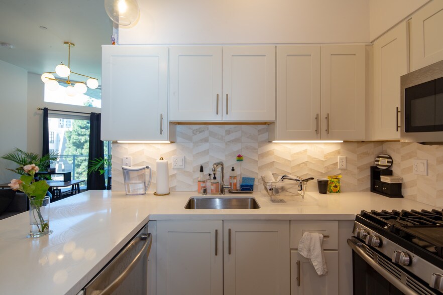 More Photos Of 350 4th St, Oakland Apartments For Lease