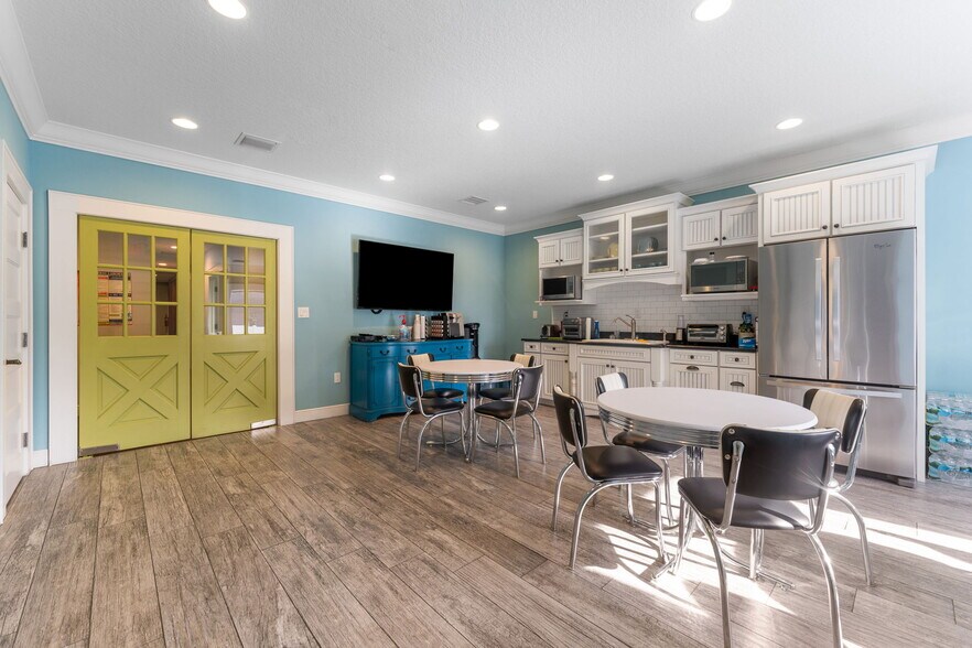 More Photos Of 337 S Plant Ave, Tampa Office Residential For Lease