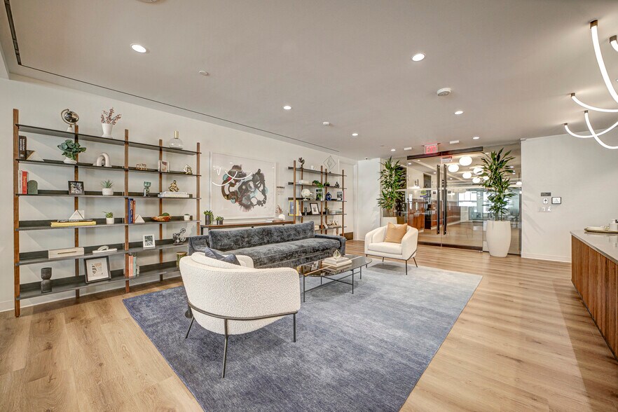 More Photos Of 875 15th St NW, Washington Coworking Space