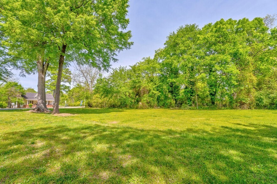 More Photos Of 417 Court St, Calhoun Office For Sale