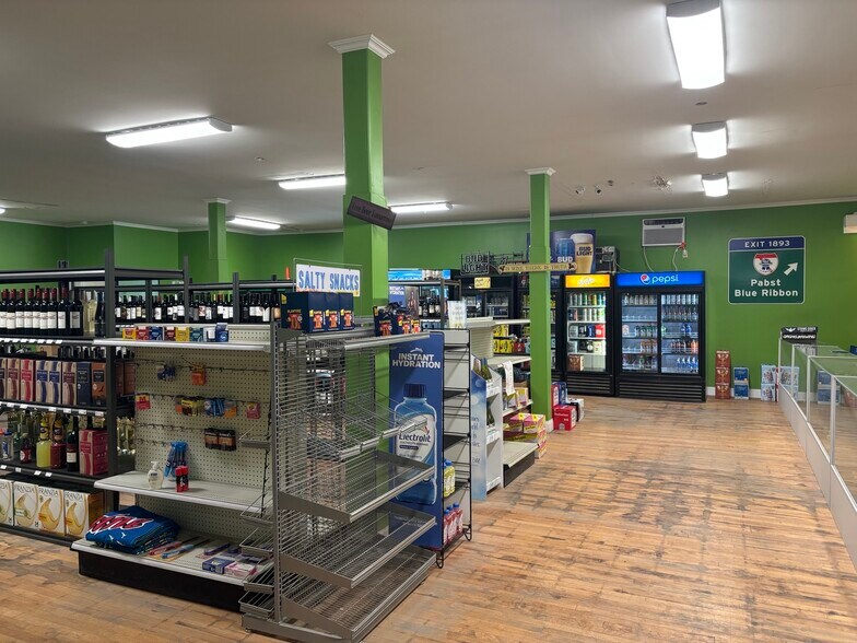 More Photos Of 152 Main st, Stratton General Retail For Sale