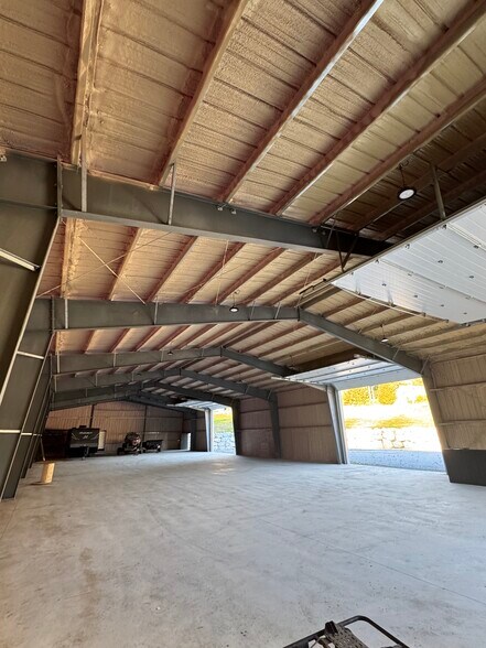 More Photos Of 13403 Stave Lake rd, Mission Warehouse For Lease
