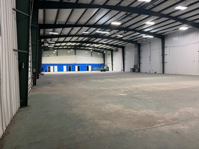 More Photos Of 1640 Mason Ave, Daytona Beach Warehouse For Lease