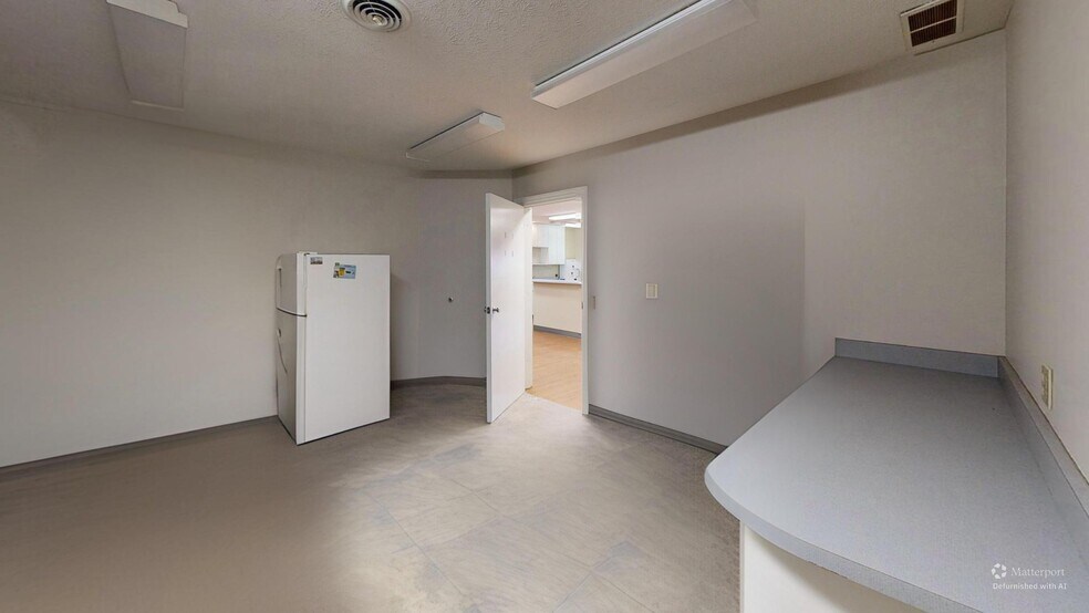 More Photos Of 614 N Main St, North Webster Office For Sale