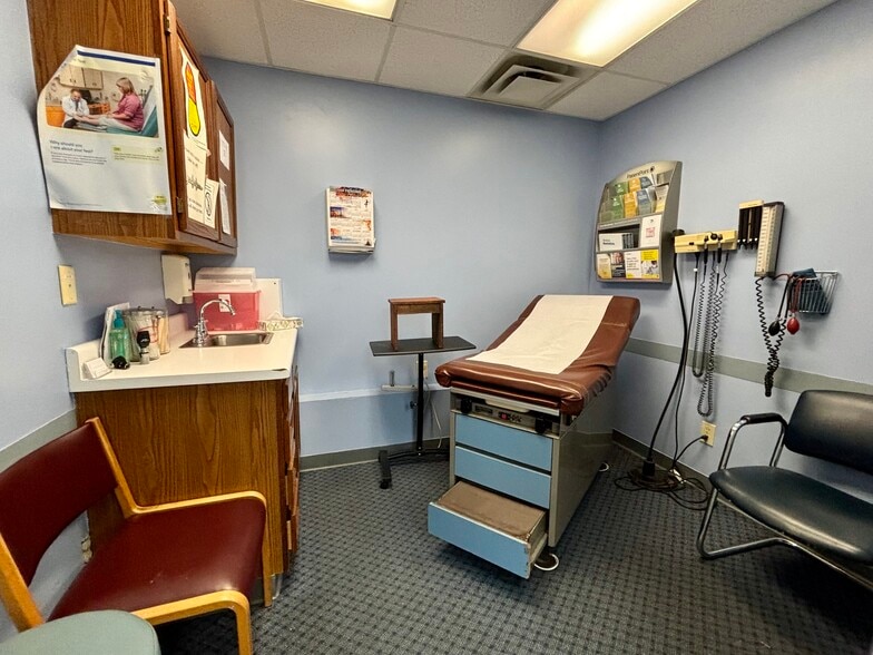 More Photos Of 200 Northern Dr, Troy Medical For Sale