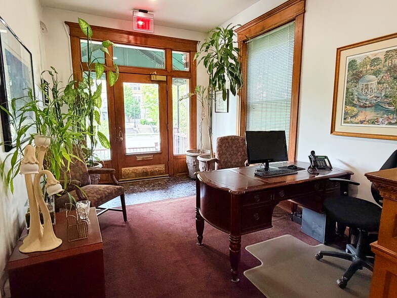 More Photos Of 923 E Broad St, Columbus Office Residential For Sale