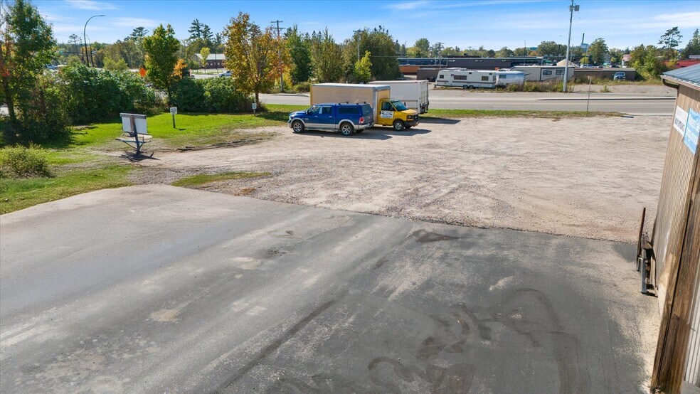 More Photos Of 816 NW 4th St, Grand Rapids General Retail For Sale