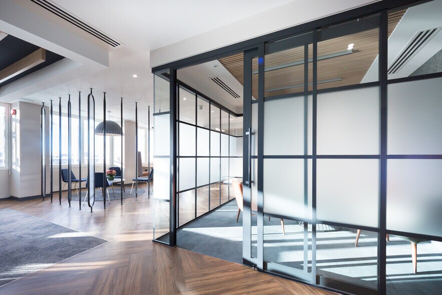 More Photos Of 33 Cavendish Sq, London Office For Lease