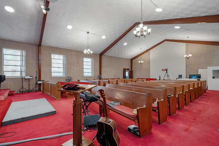 More Photos Of 1424 S 55th St, Kansas City Religious Facility For Sale