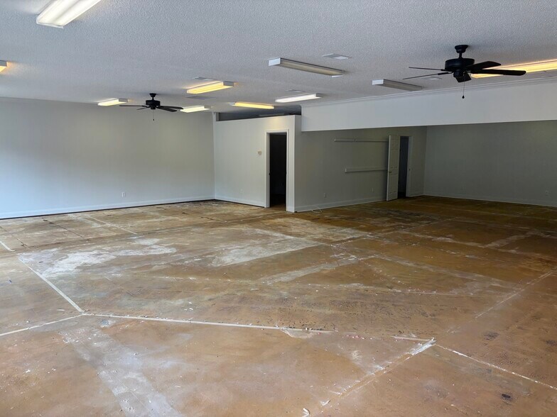 More Photos Of 5135 Cr-17 Hwy, Helena Freestanding For Lease