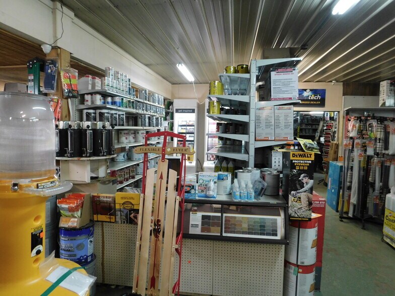 More Photos Of 2086 E US Highway 36, Rockville Convenience Store For Sale