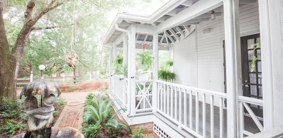 More Photos Of 219 Highway 51 NE, Steinhatchee Lodge Meeting Hall For Sale