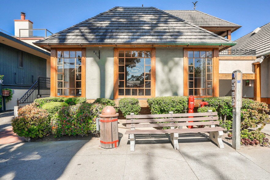 More Photos Of San Carlos St, Carmel Storefront Retail Office For Lease