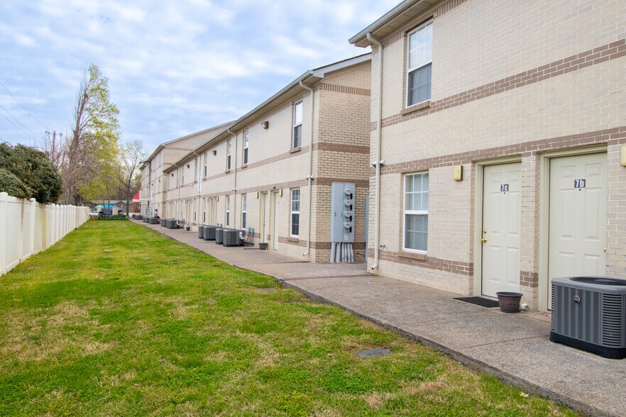 More Photos Of 1238 Sloan St, Murfreesboro Apartments For Sale