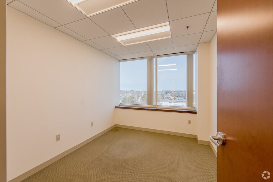 More Photos Of 400 Crown Colony Dr, Quincy Office For Lease