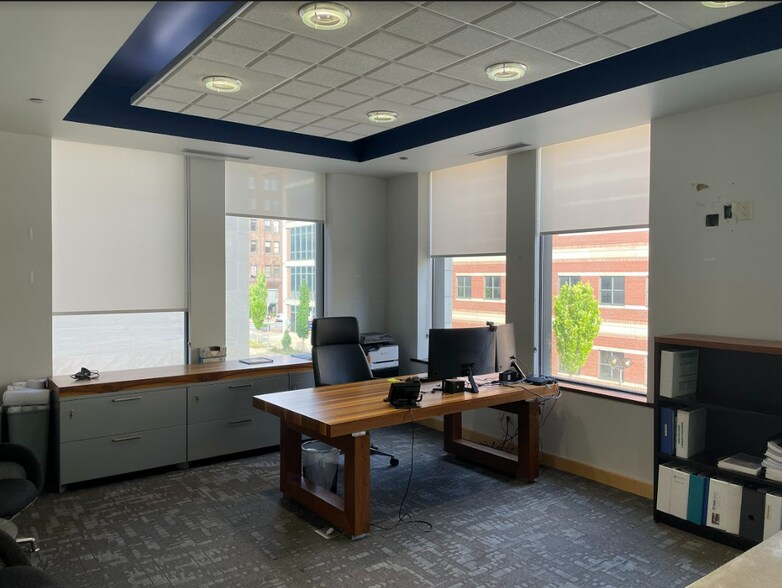 More Photos Of 112 W Jefferson Blvd, South Bend Office For Lease