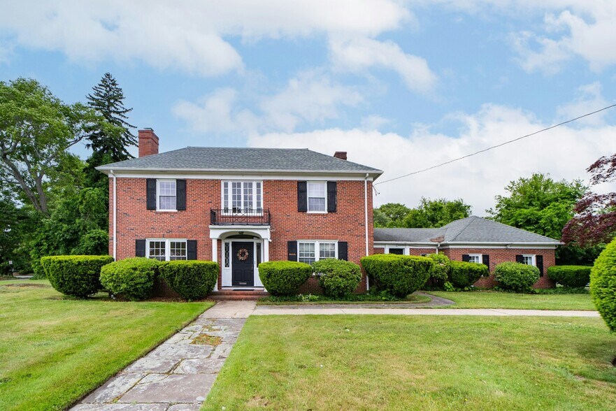 More Photos Of 873 Warwick Ave, Warwick Office For Sale