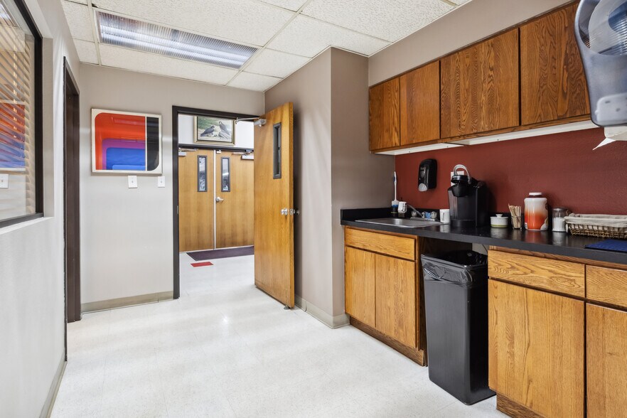 More Photos Of 1187 E 68th Ave, Denver Manufacturing For Sale