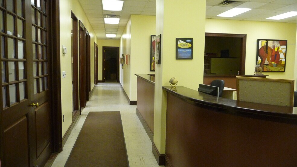 More Photos Of 550-560 Barry St, Bronx Warehouse For Sale