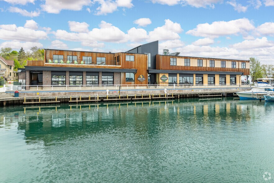 More Photos Of 305 E Washington St, Port Washington General Retail For Sale