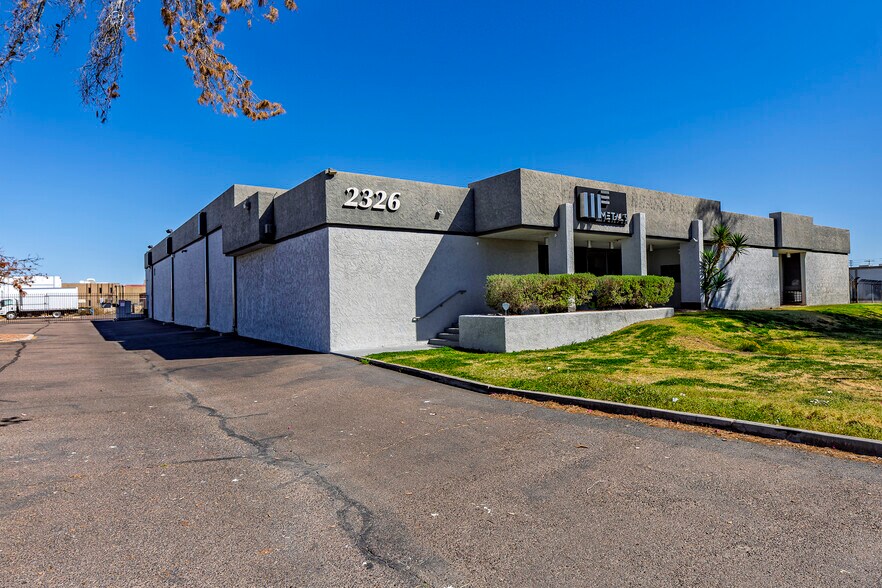 More Photos Of 2326 E Magnolia St, Phoenix Distribution For Lease