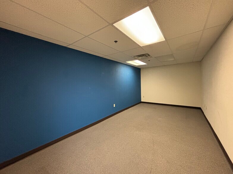 More Photos Of 3136 N National Rd, Columbus Unknown For Lease