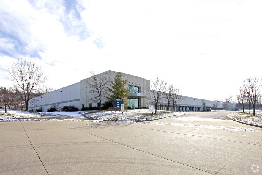 More Photos Of 3100-3144 Corporate Exchange Ct, Bridgeton Distribution For Lease