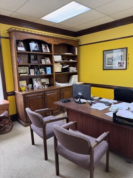 More Photos Of 1433 Emerywood Dr, Charlotte Office For Lease