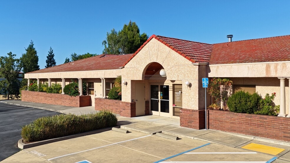 Primary Photo Of 3111 Professional Dr, Auburn Medical For Sale