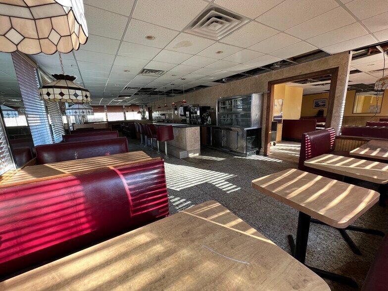 More Photos Of 2201 Nottingham Way, Hamilton Restaurant For Sale