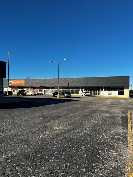 More Photos Of 2542-2630 Barrow St, Abilene Unknown For Lease