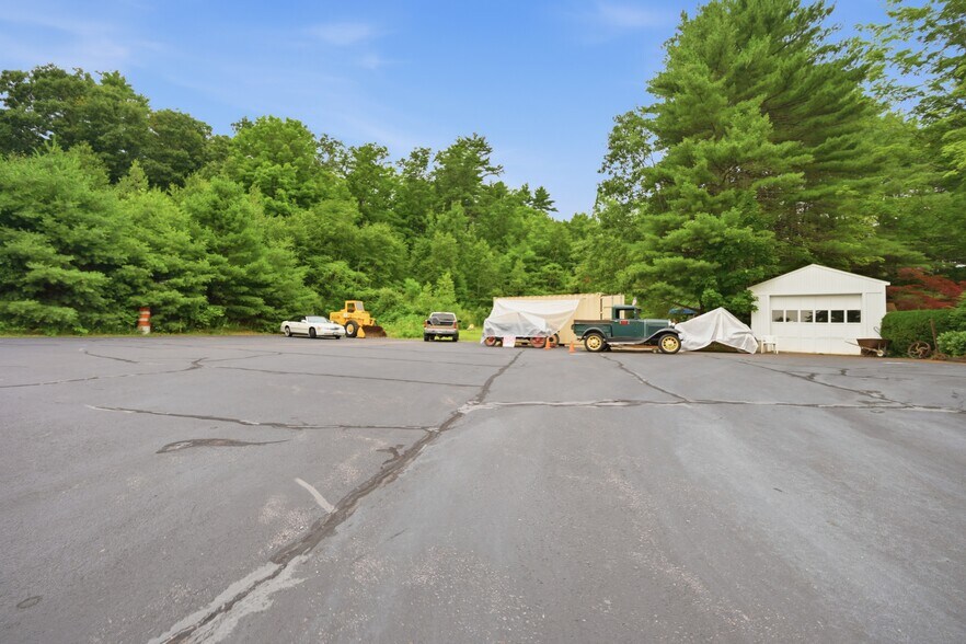 More Photos Of 65 Chester Rd, Raymond Flex For Sale