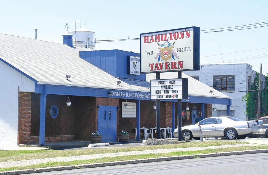 Primary Photo Of 639 W 1st Ave, Roselle Restaurant For Sale