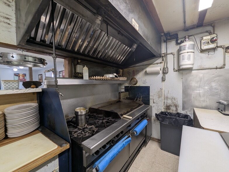 More Photos Of 745 1st E St, Malta Restaurant For Sale