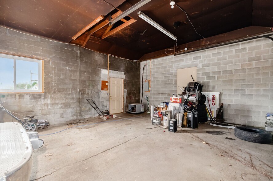 More Photos Of 45 E Columbus St, Lithopolis Restaurant For Sale
