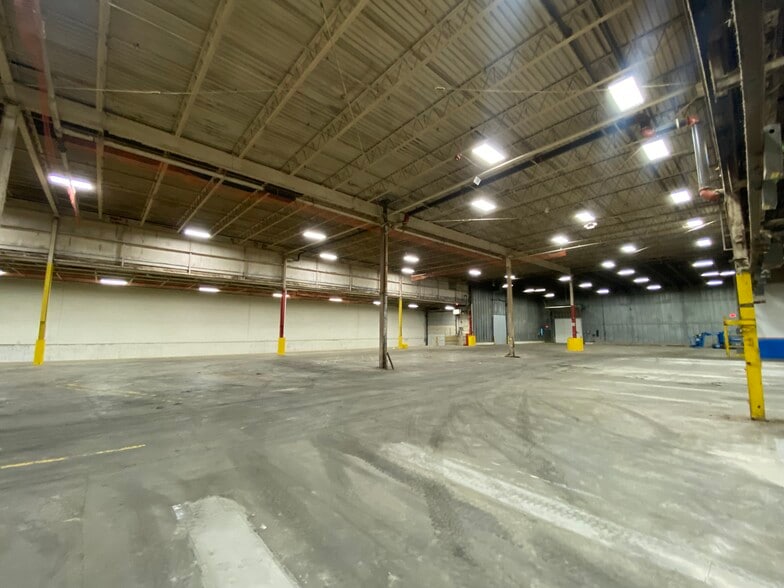 More Photos Of 1900 Foss Park Ave, North Chicago Warehouse For Sale