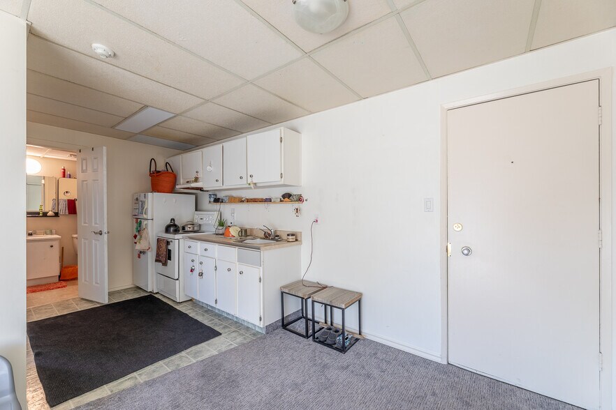 More Photos Of 157 Wade Av W, Penticton Apartments For Sale