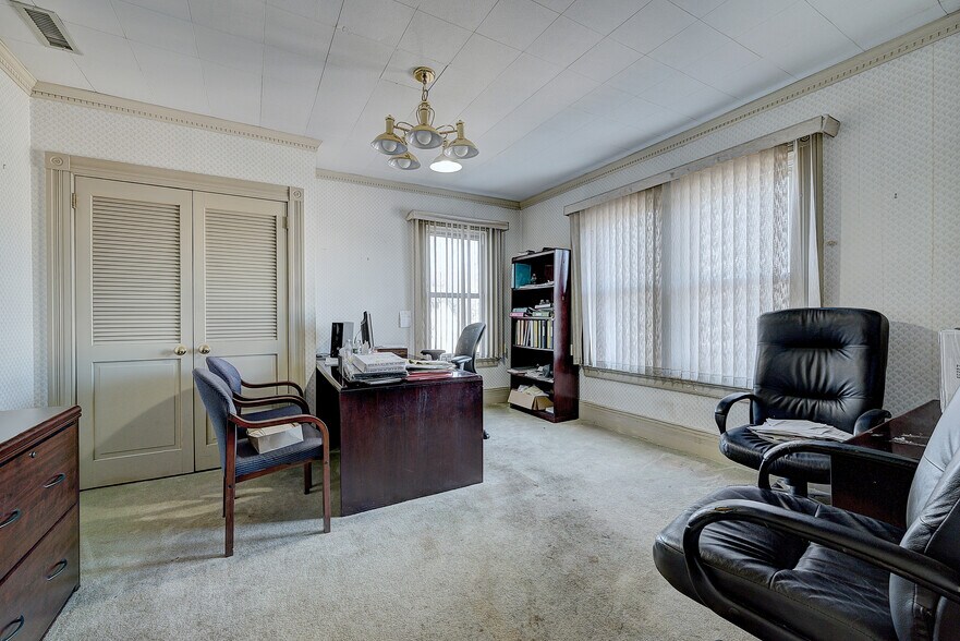 More Photos Of 10 S Prospect St, Verona Office Residential For Sale