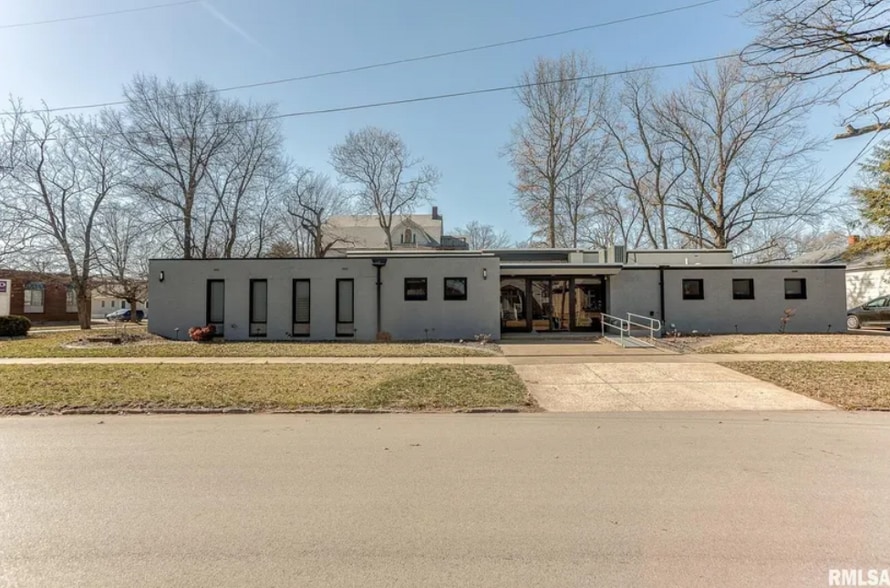 Primary Photo Of 104 N Pine St, Centralia Religious Facility For Sale
